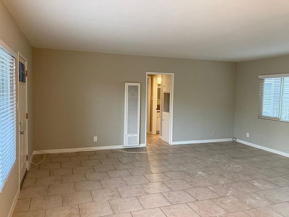 5th image of 1120 E 2nd St #6