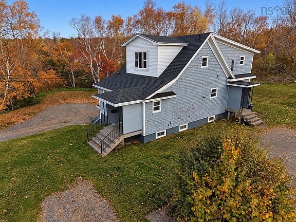 5th image of 1696 Victoria Rd