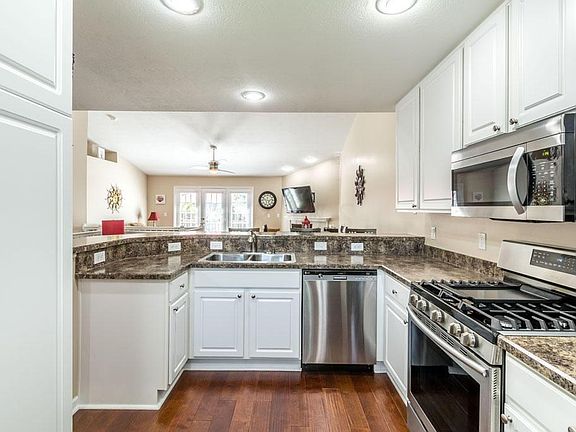 3rd image of 7503 Cherry Brook Dr