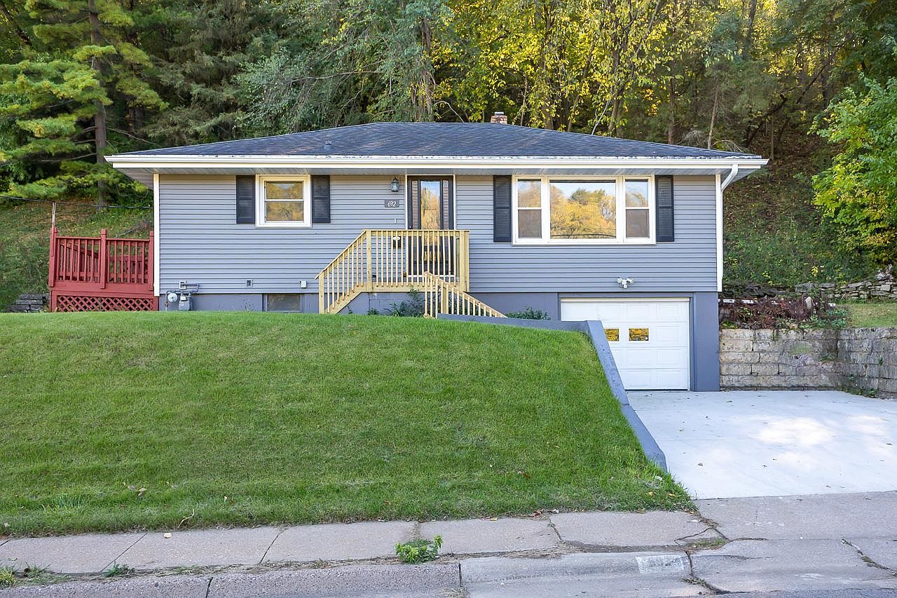 692 W 32nd St, Dubuque, IA 52001 MLS 148222 Zillow