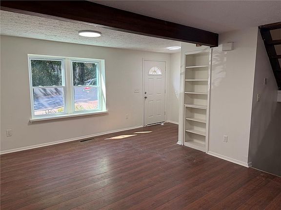 5th image of 103 Hamilton Trce