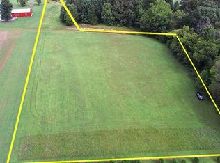 822 Clearview Rd, Cottontown, TN 37048