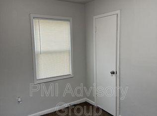 3368 SE Girard St, Topeka, KS 66605