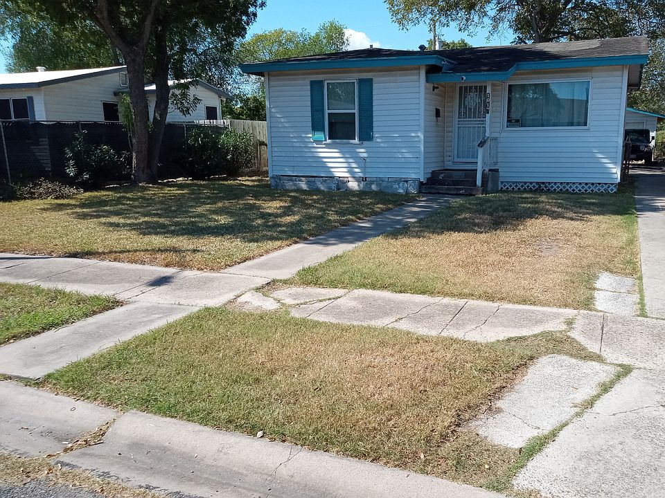 2nd image of 1017 Azalea Dr