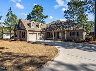 171 Forest Glen Rd, Southern Pines, NC 28387