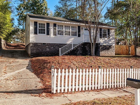 2nd image of 706 Seymour Drive
