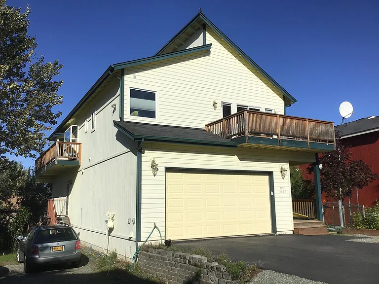 3657 Henderson Loop — Photo 1