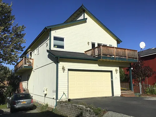 3657 Henderson Loop Photo 1