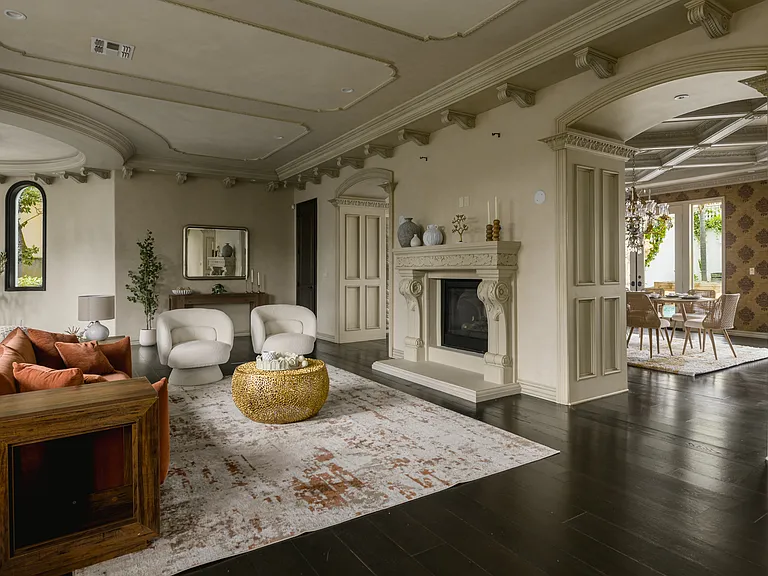 4701 Los Feliz Blvd — Photo 3
