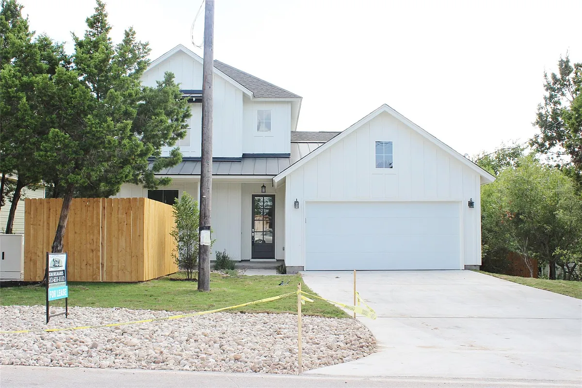Building Photo - 14803 Debba Dr