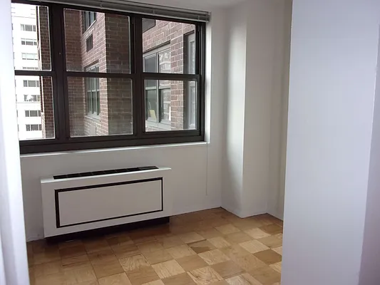 Rented by Carlyle Property Management | media 16