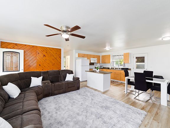 3rd image of 16-2035 Treefern Dr