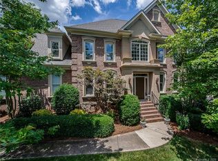 9104 Whispering Wind Dr, Charlotte, NC 28277