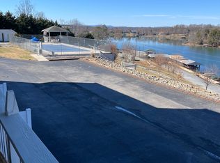 16109 Smith Mountain Lake Pkwy #F4, Huddleston, VA 24104