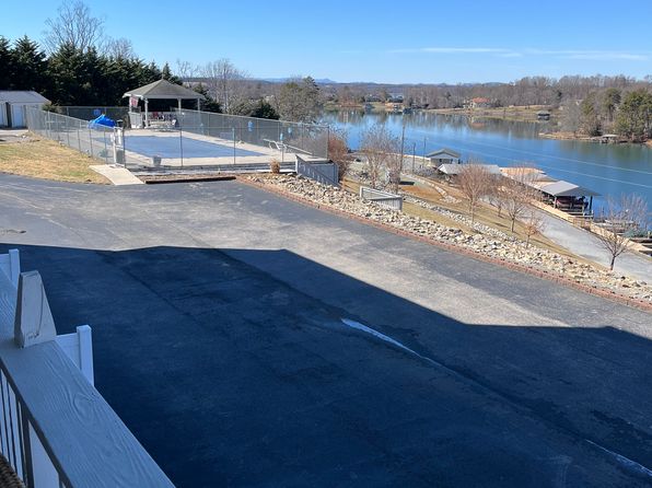 16109 Smith Mountain Lake Pkwy #F4