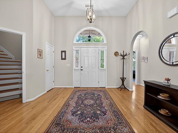 3rd image of 136 Saxons Ferry Dr