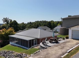 25 4th St, Kuttawa, KY 42055