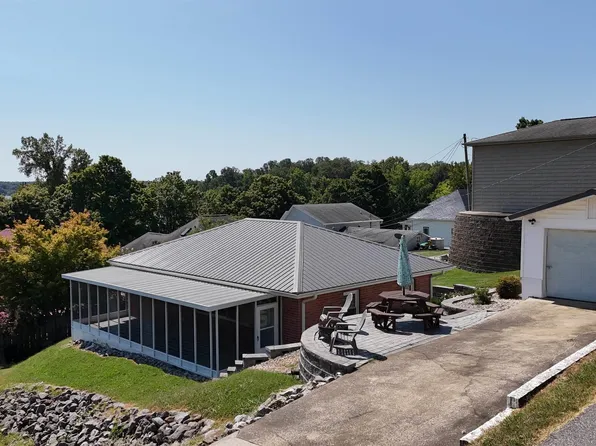 25 4th St, Kuttawa, KY 42055