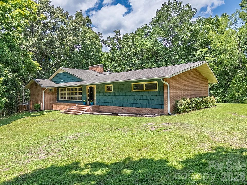1st image of 112 Crestwood Cir