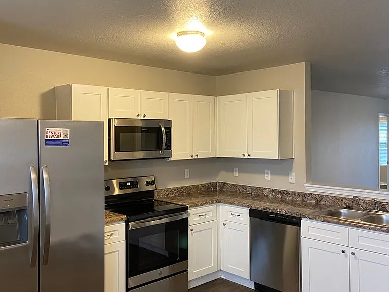 3828 Travers Ln — Photo 6
