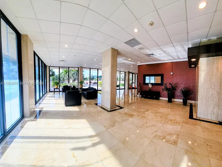 400 S Kings Point Dr #220 — Photo 16
