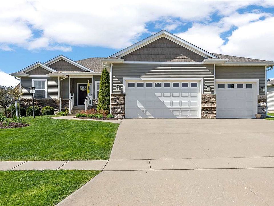 1st image of 465 Carlyle Dr