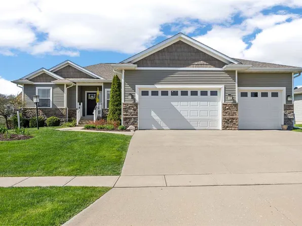 465 Carlyle Dr, North Liberty, IA 52317
