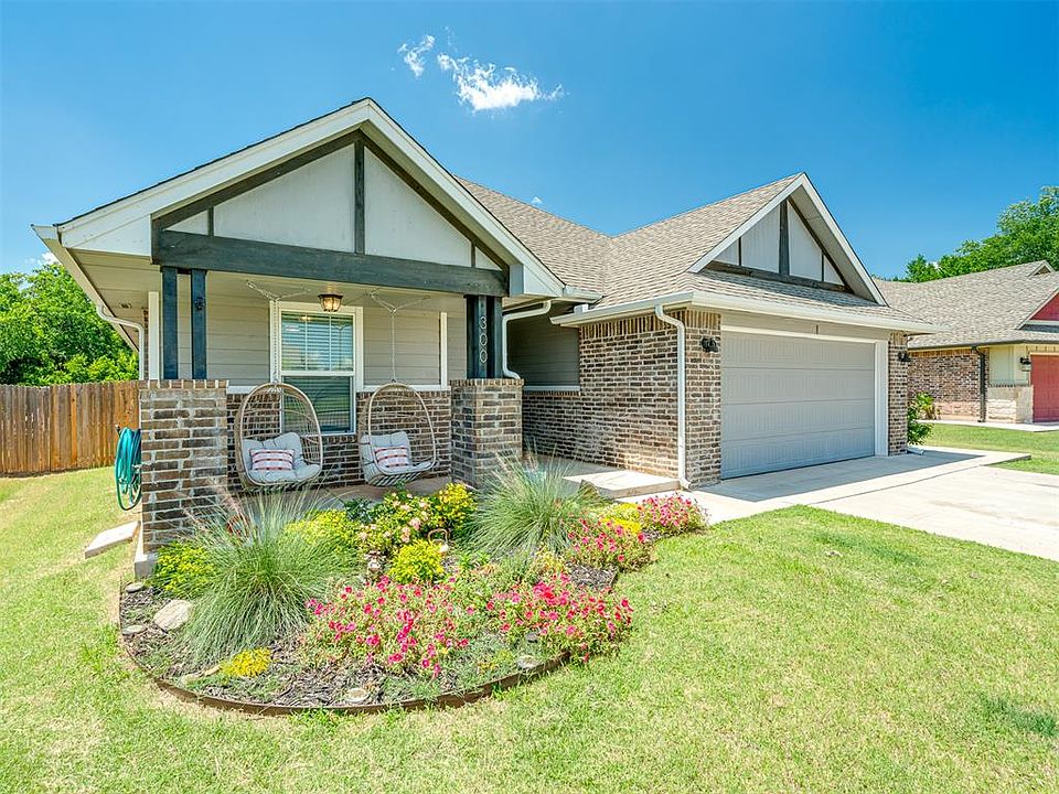 1st image of 300 Mountain Laurel Way