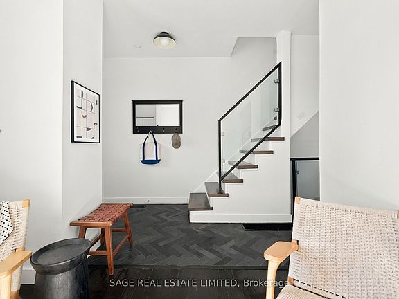 5th image of 100 Dagmar Ave