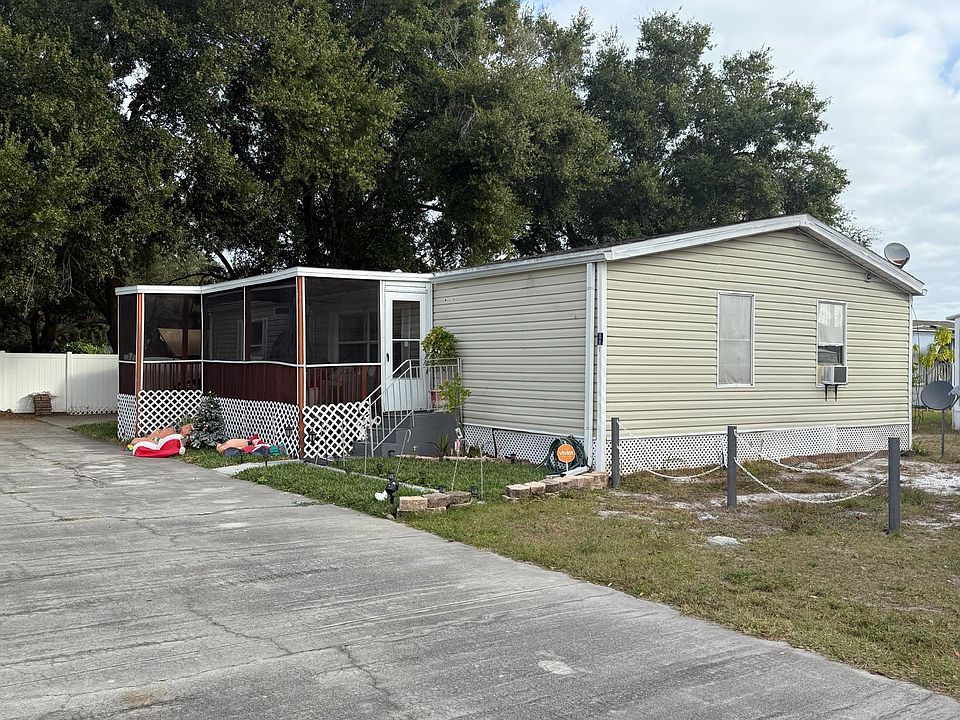1st image of 1121 Mango Dr #1