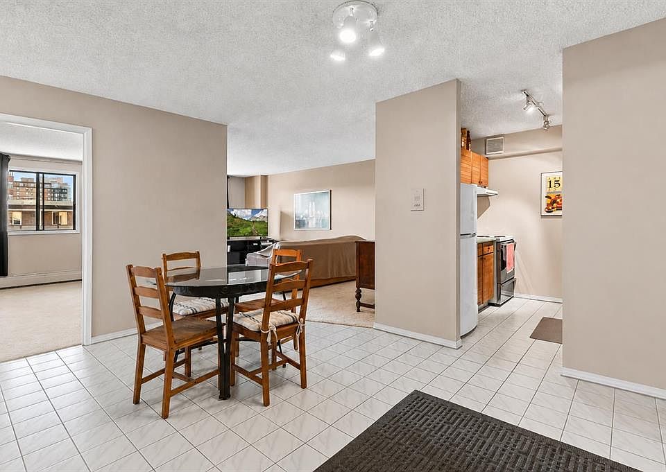 1st image of 718 S 12th Ave SW #704