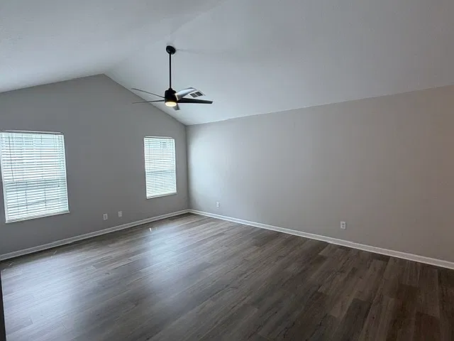 2 bed, 1290 sqft, $1,750 — Photo 2