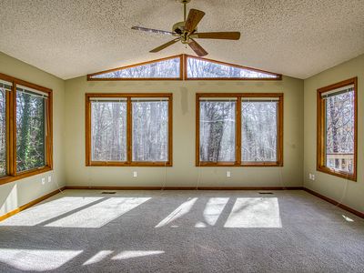 17 N Badalona Dr, Hot Springs Village, AR, 71909