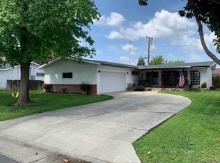 832 E Lyndale Dr, Tulare, CA