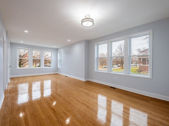 4th image of 2240 S 60th Ct