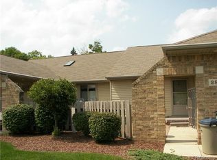 280 Addison Cir, Fowlerville, MI 48836