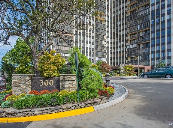 2nd image of 300 Winston Dr APT 1509