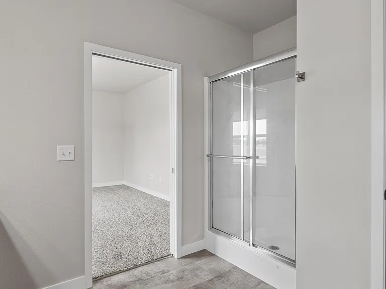 255 Robins Rd — Photo 57