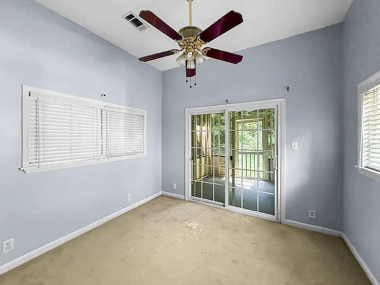143 Maple St — Photo 13