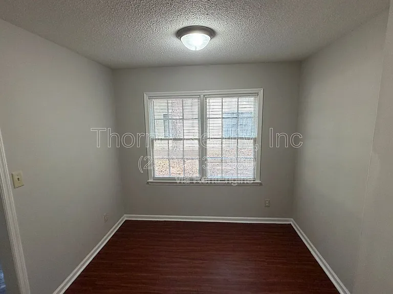 2257 Sherwood Ave — Photo 17