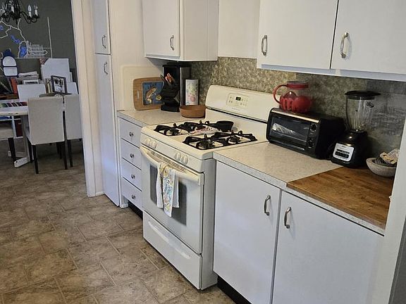 4th image of 4139 N Poplar Rd