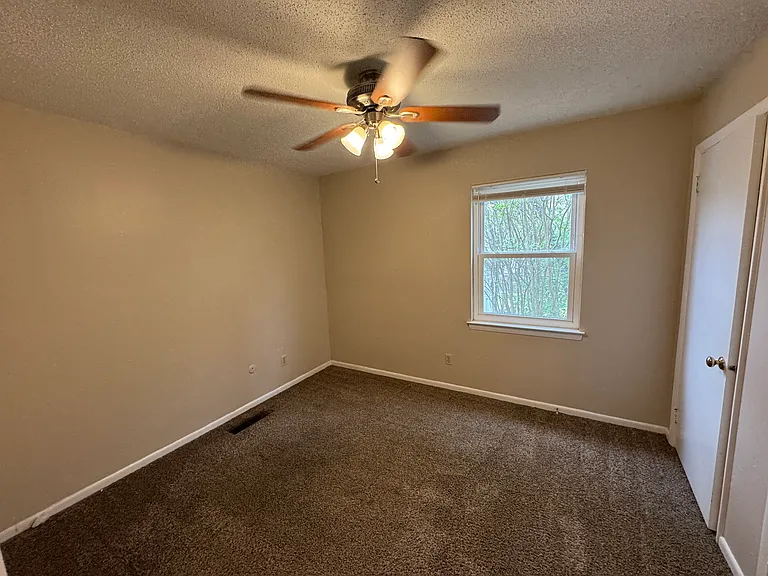 6321 Kavanaugh Blvd #4 — Photo 6