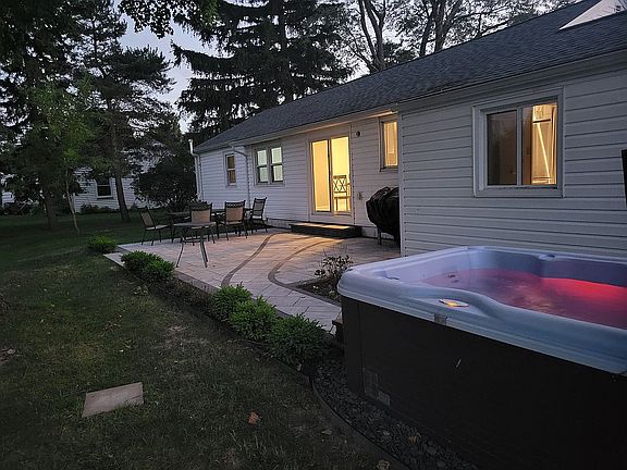 Nordic Spas Hot Tub & Patio