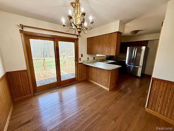4th image of 2329 Morrish Rd