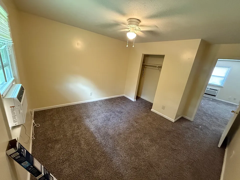 406 Turpin Dr #4