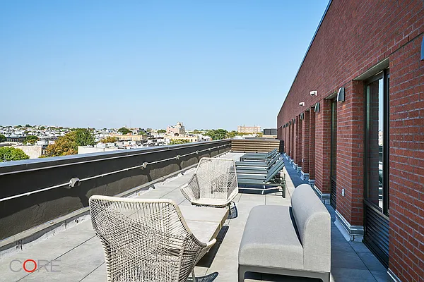 Rented by CORE | media 10