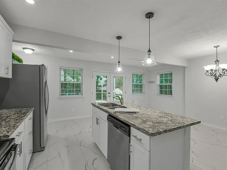 1215 Tejas Blvd — Photo 8