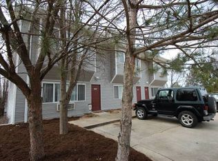 1047 N Molly Ct, Fayetteville, AR 72701