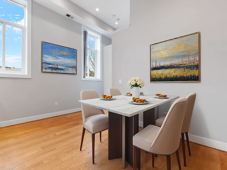 1211 G St SE #5 — Photo 2