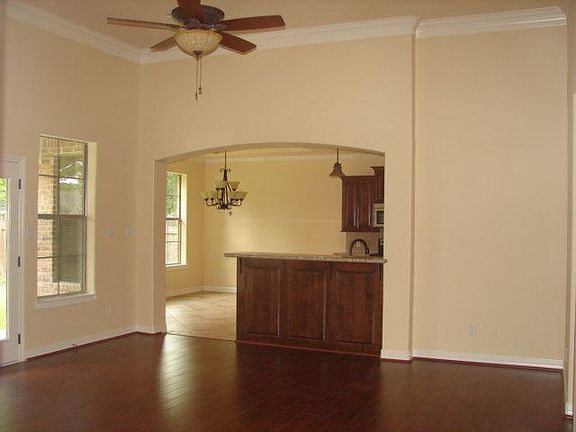 5th image of 615 S 13th St